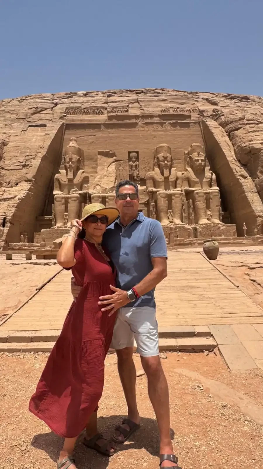 Tour por los Templos de Abu Simbel desde Aswan en auto turístico privado